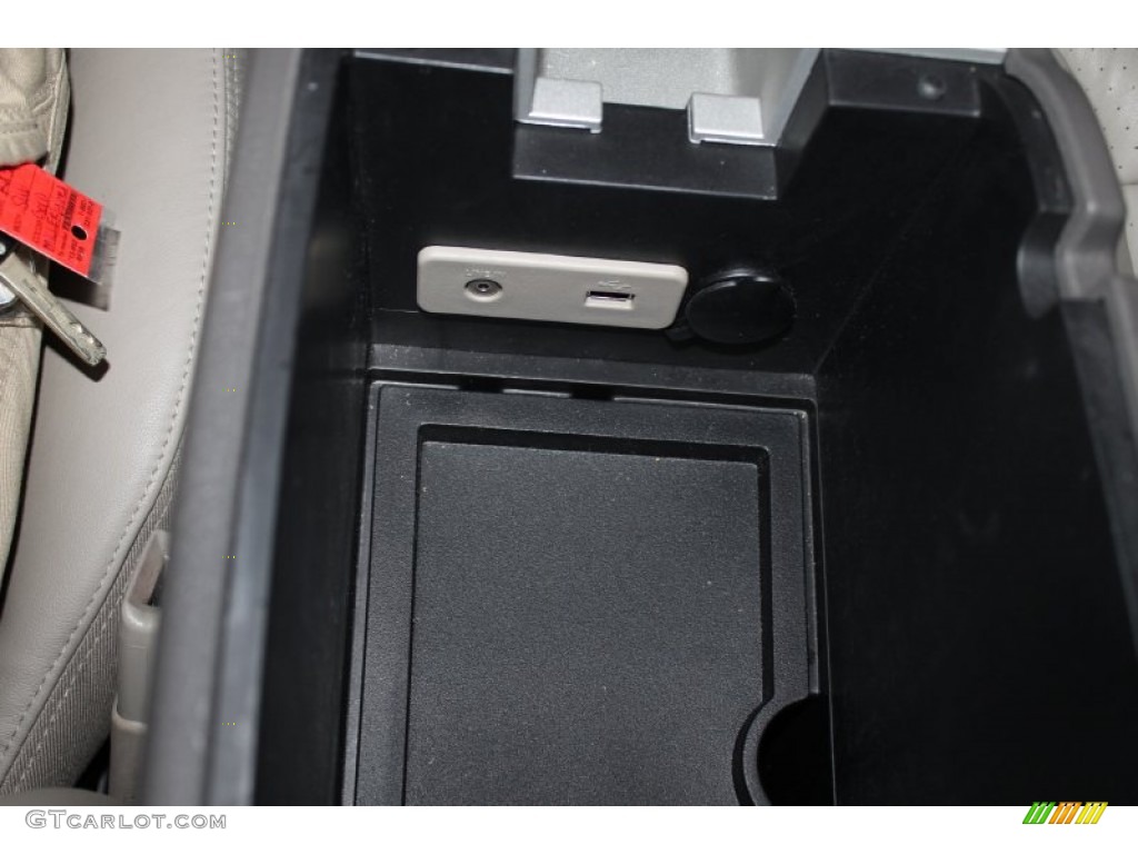 2008 MKX  - Black Clearcoat / Medium Light Stone photo #22