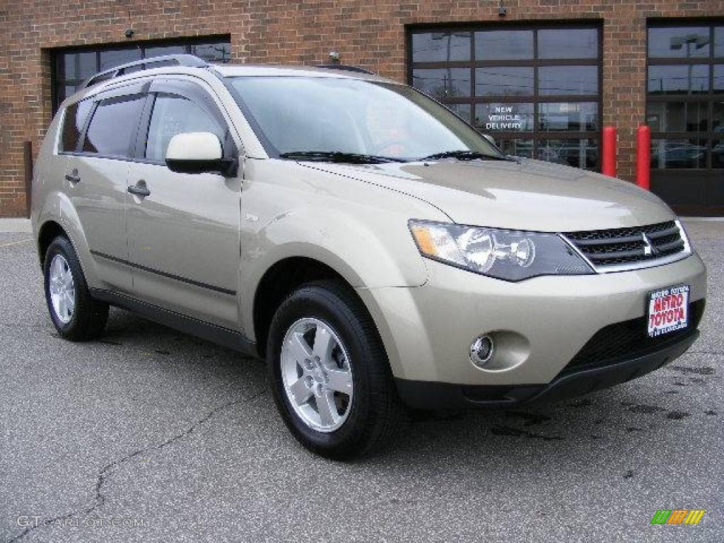 2007 Outlander LS - Desert Sand Metallic / Beige photo #1