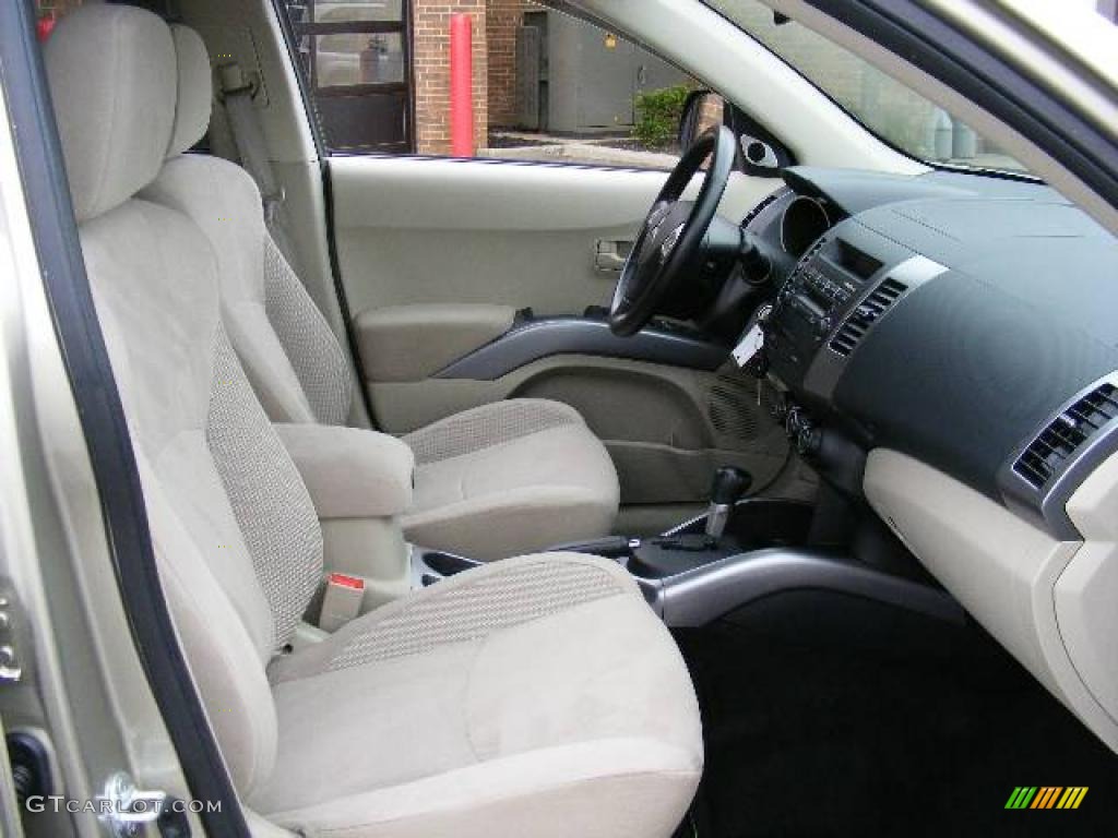 2007 Outlander LS - Desert Sand Metallic / Beige photo #13