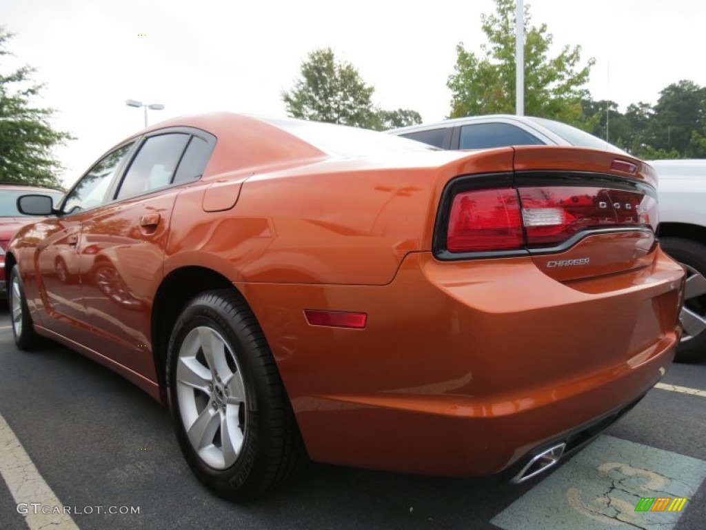 2011 Charger SE - Toxic Orange Pearl / Black photo #2