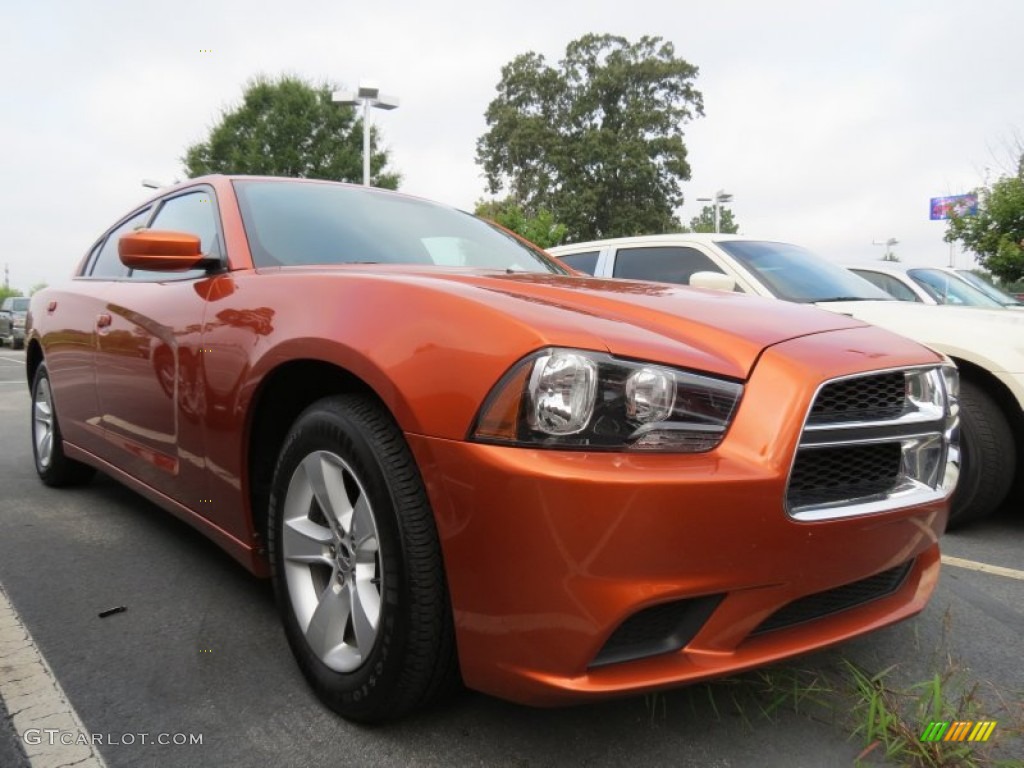 2011 Charger SE - Toxic Orange Pearl / Black photo #4