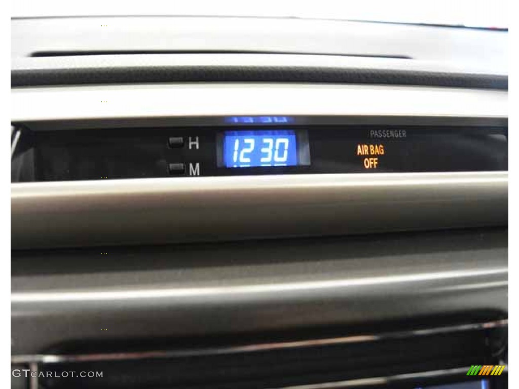 2013 RAV4 XLE - Black / Black photo #18