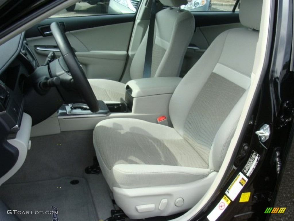 2013 Camry Hybrid XLE - Attitude Black Metallic / Light Gray photo #8