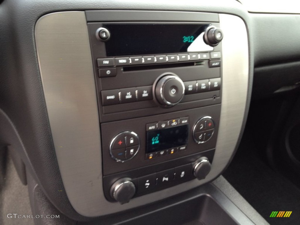 2014 Chevrolet Tahoe LT 4x4 Controls Photo #85213217