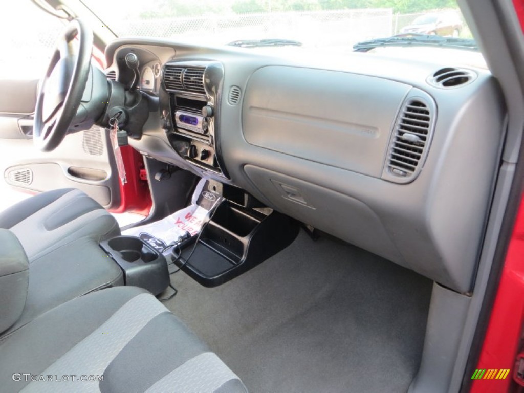 2006 B-Series Truck B3000 Dual Sport Cab Plus 4 - Volcanic Red / Graphite photo #25