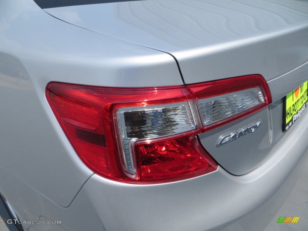 2013 Camry LE - Classic Silver Metallic / Ash photo #11