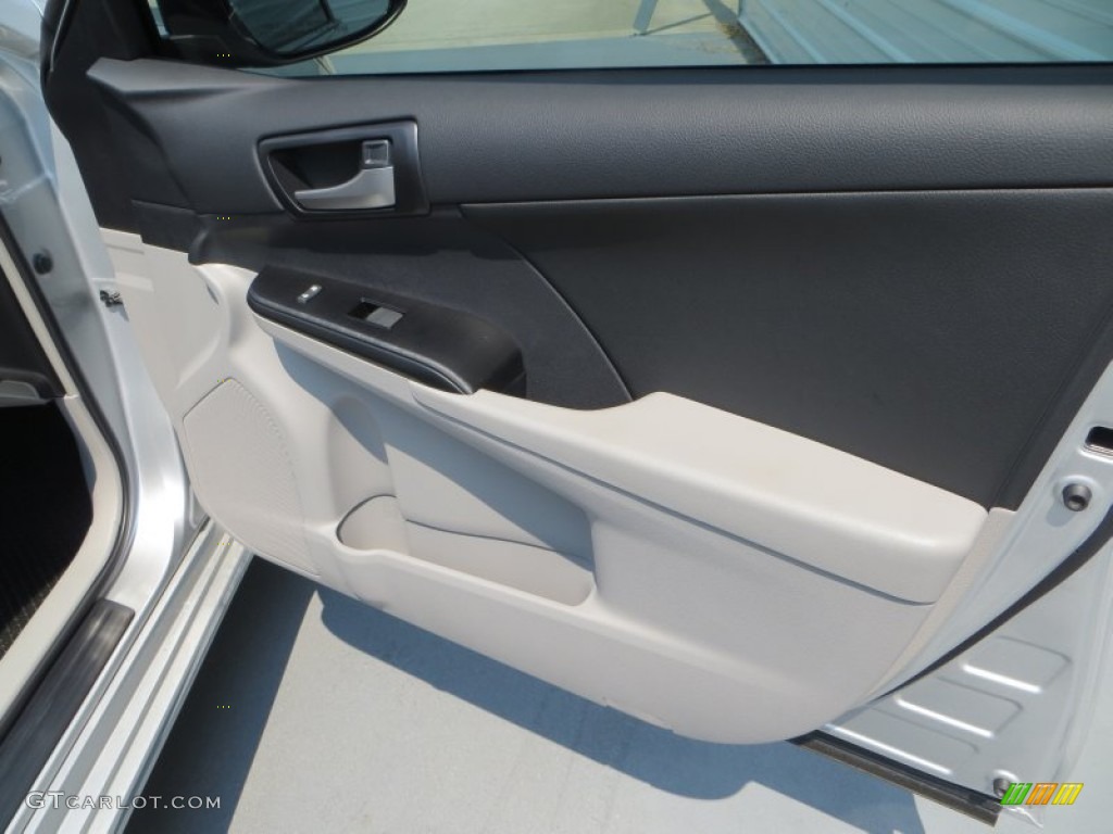 2013 Camry LE - Classic Silver Metallic / Ash photo #15