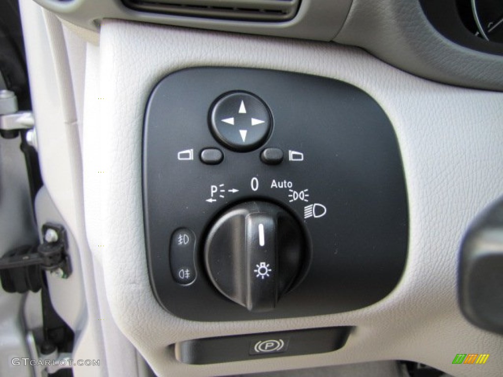 2007 Mercedes-Benz C 230 Sport Controls Photo #85223606