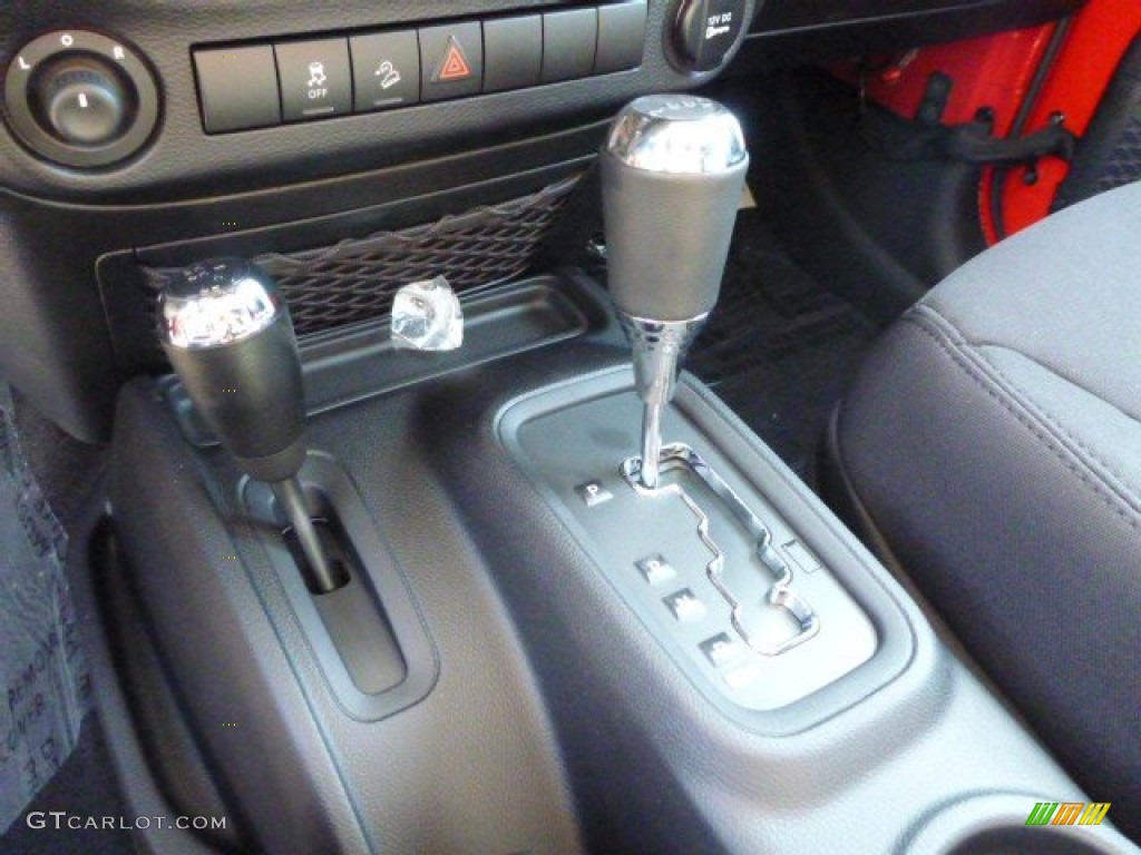 2014 Jeep Wrangler Unlimited Sport 4x4 5 Speed Automatic Transmission Photo #85225166