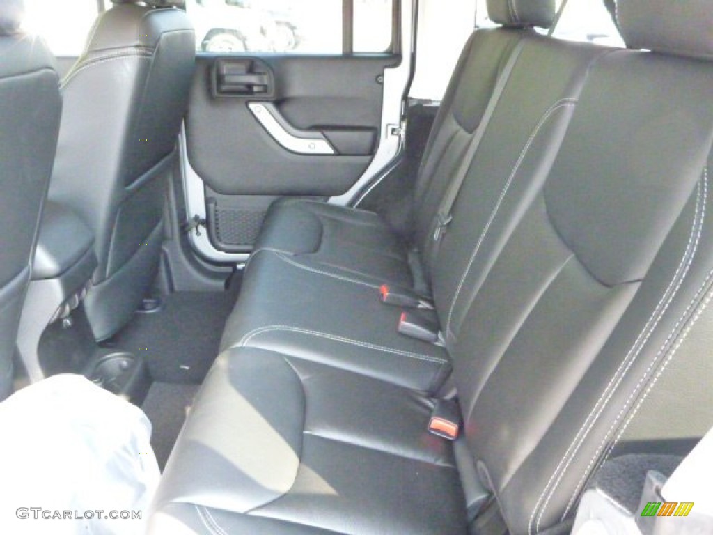 Black Interior 2014 Jeep Wrangler Unlimited Sahara 4x4 Photo #85225508
