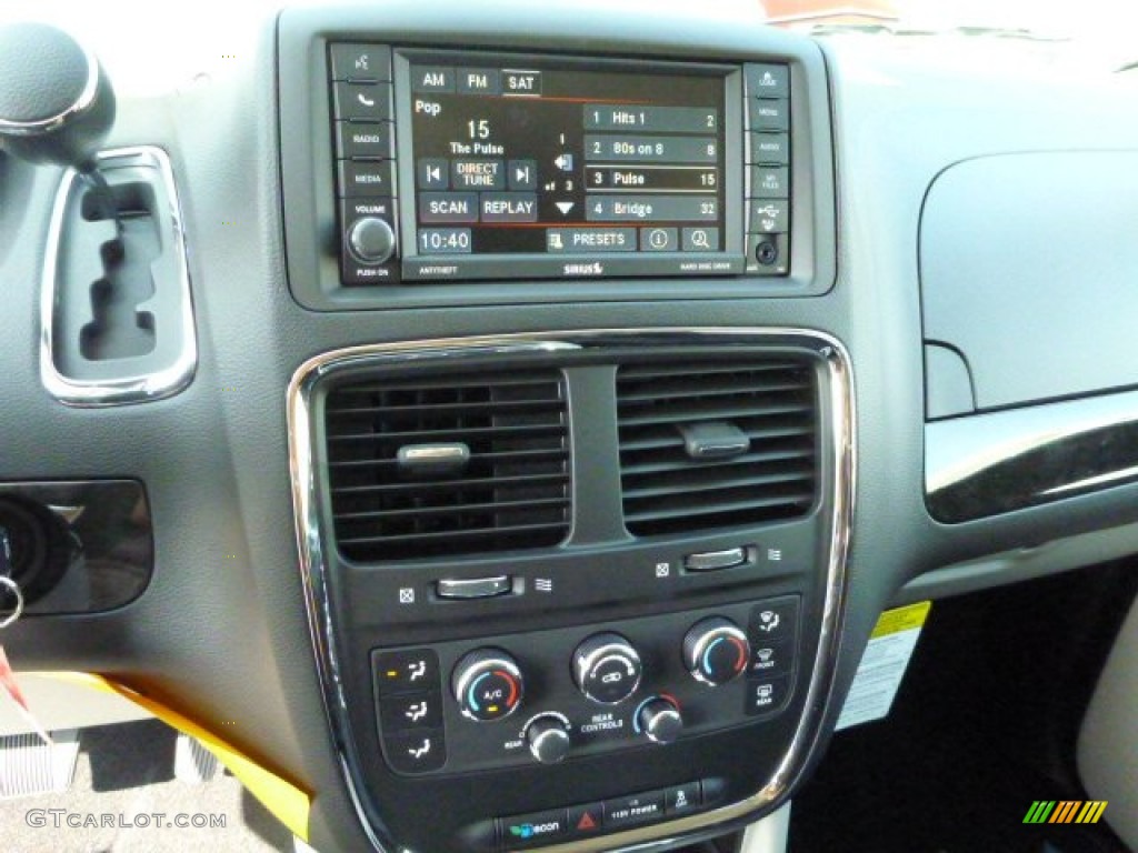 2014 Dodge Grand Caravan SXT Controls Photo #85226012