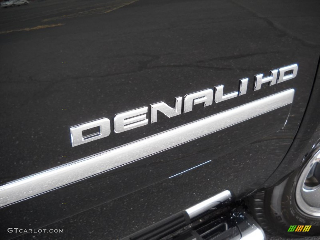 2014 GMC Sierra 3500HD Denali Crew Cab 4x4 Dually Marks and Logos Photos