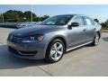 2014 Platinum Gray Metallic Volkswagen Passat 2.5L SE  photo #1