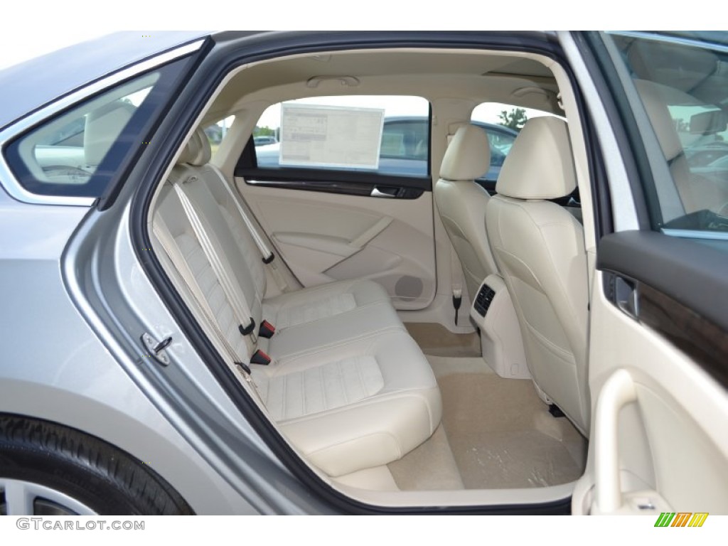 2014 Volkswagen Passat TDI SEL Premium Rear Seat Photo #85233276
