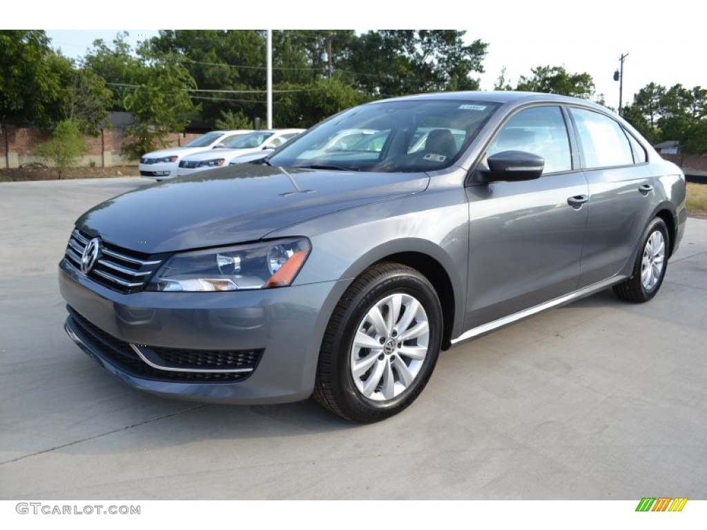 2014 Passat 2.5L Wolfsburg Edition - Platinum Gray Metallic / Moonrock photo #1