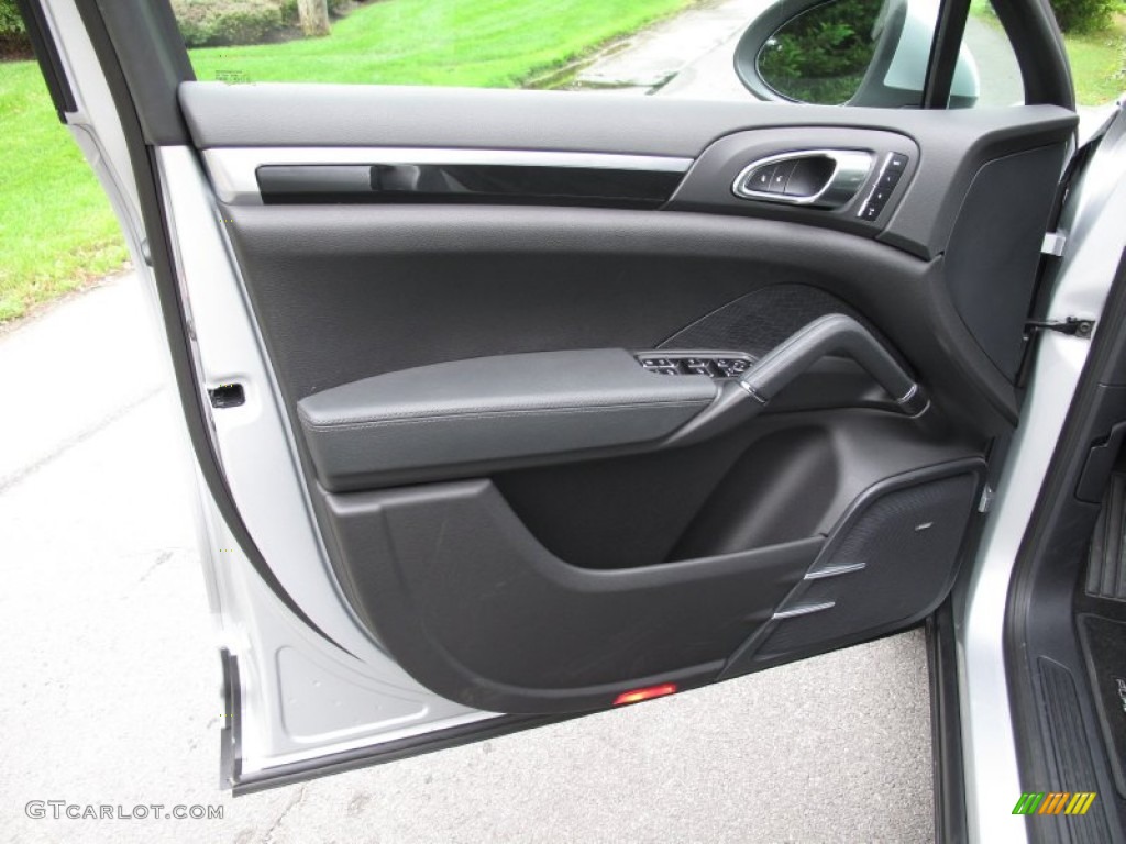 2013 Porsche Cayenne Standard Cayenne Model Black Door Panel Photo #85236107