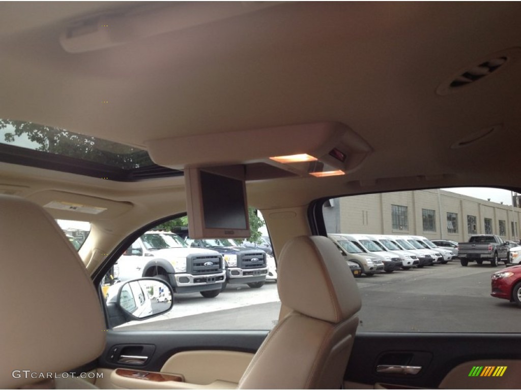 2007 Tahoe LTZ 4x4 - Summit White / Light Cashmere/Ebony photo #16