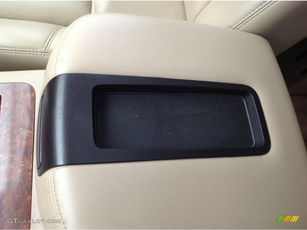2007 Tahoe LTZ 4x4 - Summit White / Light Cashmere/Ebony photo #32