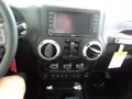 Black - Wrangler Unlimited Sahara 4x4 Photo No. 4