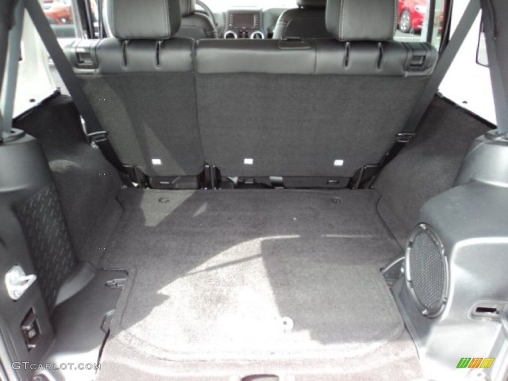 2014 Jeep Wrangler Unlimited Sahara 4x4 Trunk Photo #85237004