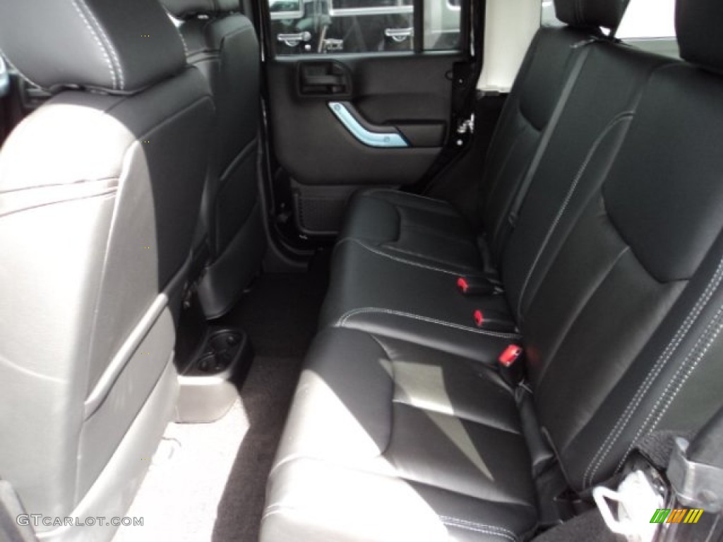 2014 Jeep Wrangler Unlimited Sahara 4x4 Rear Seat Photo #85237076