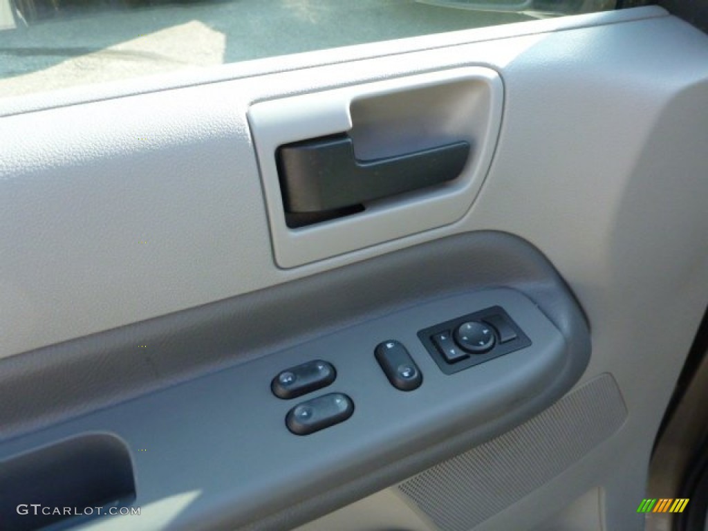 2004 Freestar SES - Arizona Beige Metallic / Flint Grey photo #15