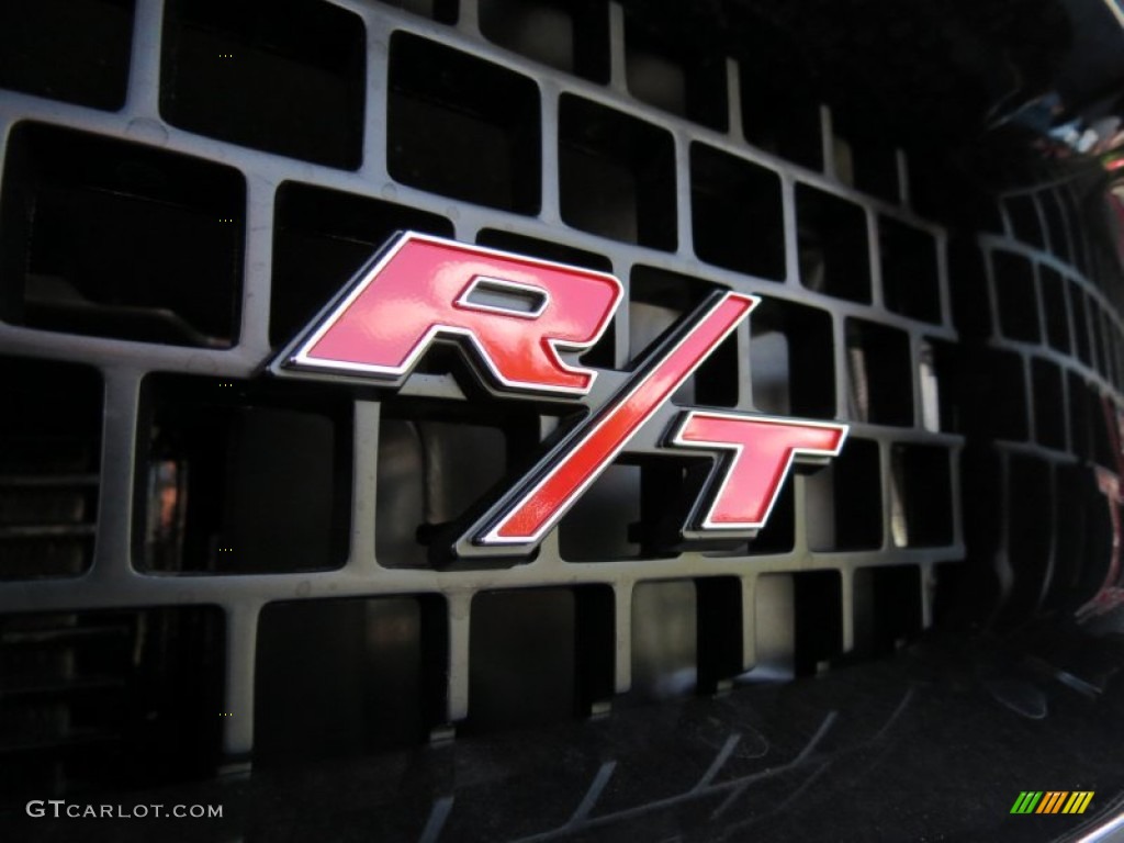 2013 Dodge Challenger R/T Blacktop Marks and Logos Photos