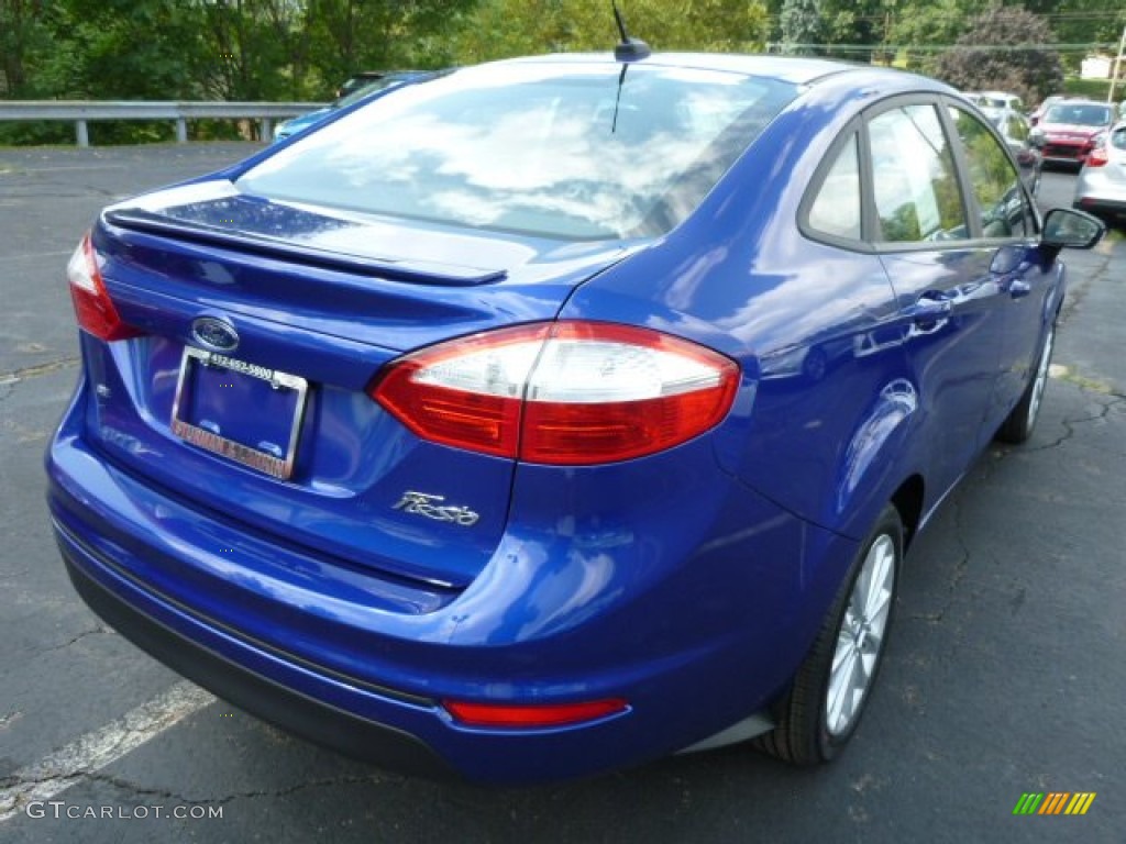 2014 Fiesta SE Sedan - Performance Blue / Charcoal Black photo #2