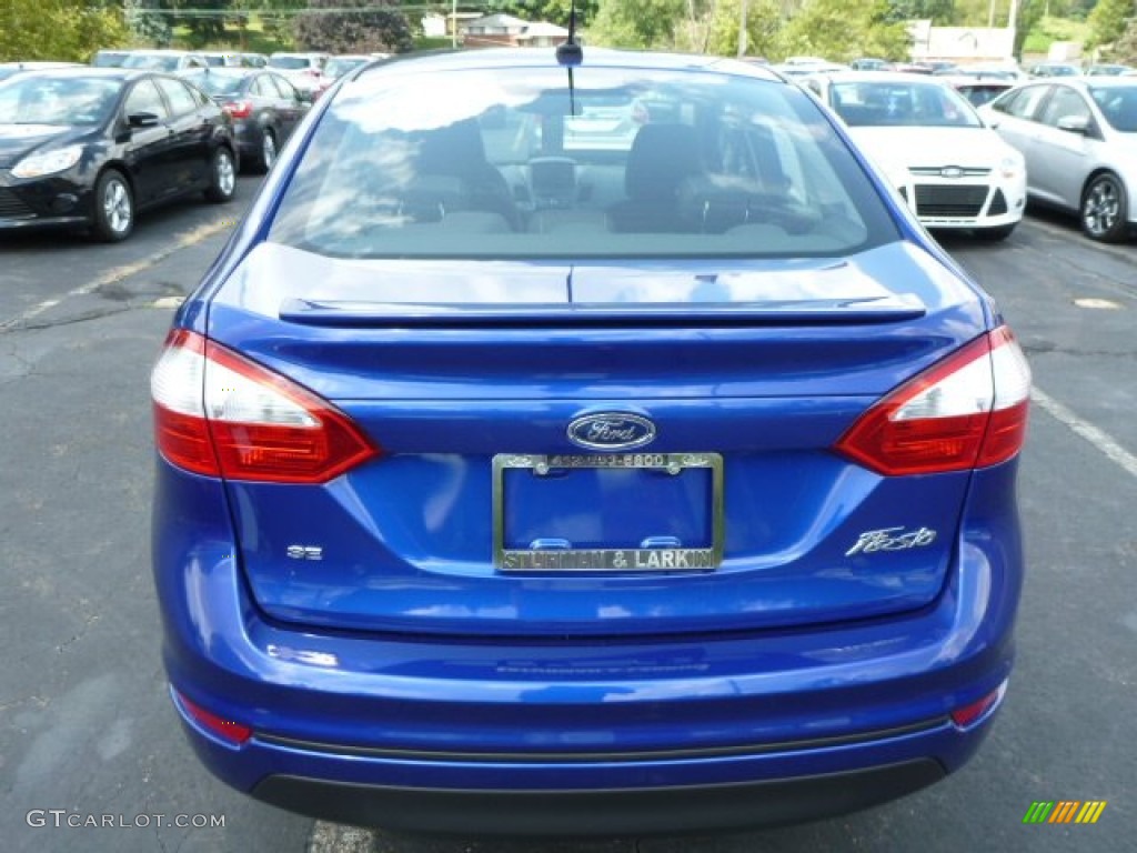 2014 Fiesta SE Sedan - Performance Blue / Charcoal Black photo #3