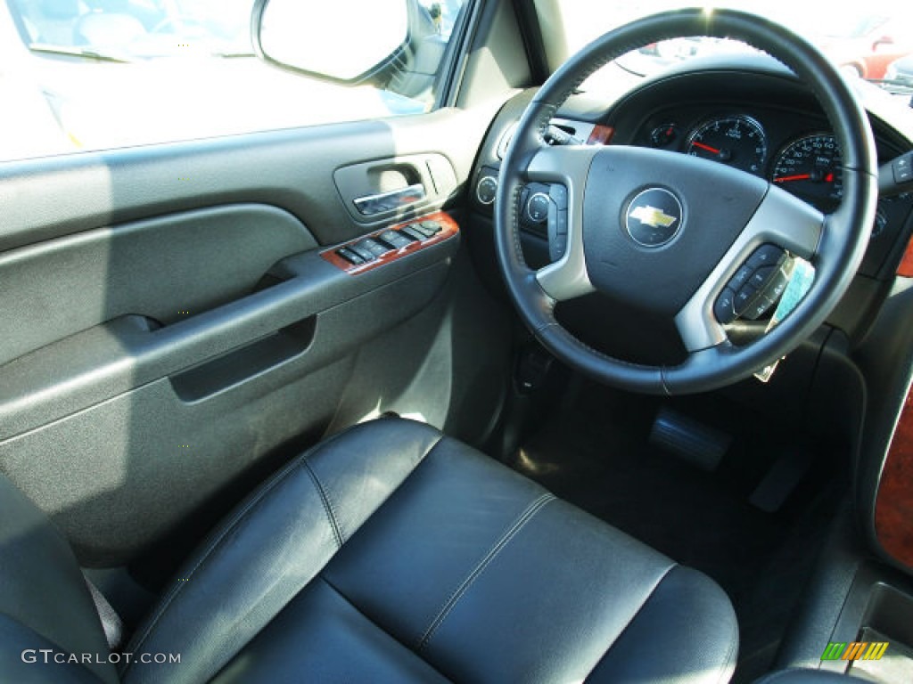 2012 Suburban LT 4x4 - Black / Ebony photo #11