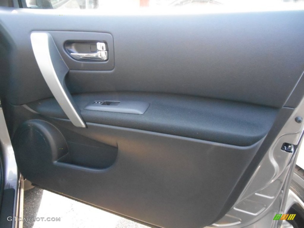 2011 Rogue SV AWD - Platinum Graphite / Black photo #6