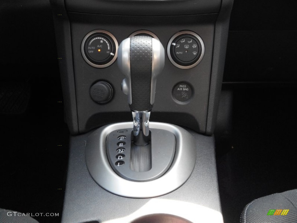 2011 Rogue SV AWD - Platinum Graphite / Black photo #18