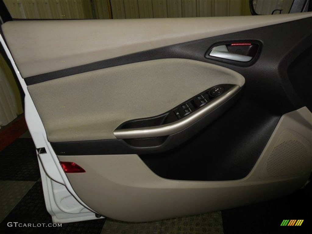2012 Focus SEL 5-Door - Ingot Silver Metallic / Stone photo #9