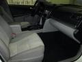 Super White - Camry LE Photo No. 17