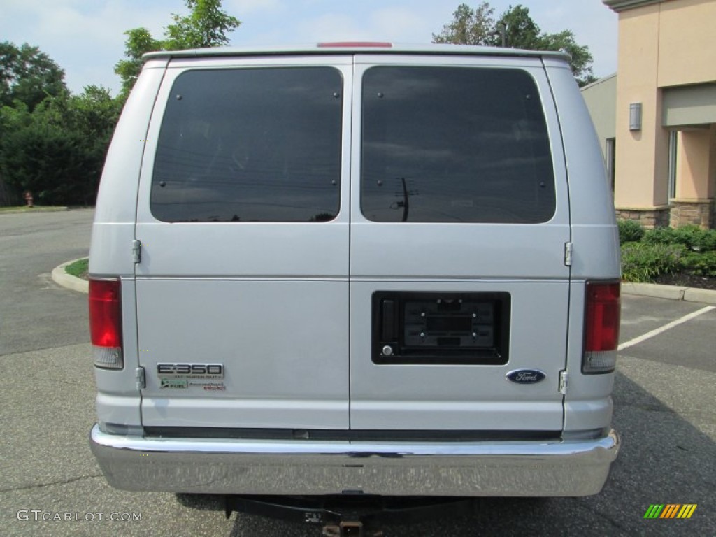 2007 E Series Van E350 Super Duty XLT Passenger - Silver Metallic / Medium Flint Grey photo #6