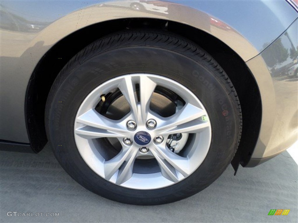 2014 Focus SE Sedan - Sterling Gray / Charcoal Black photo #30