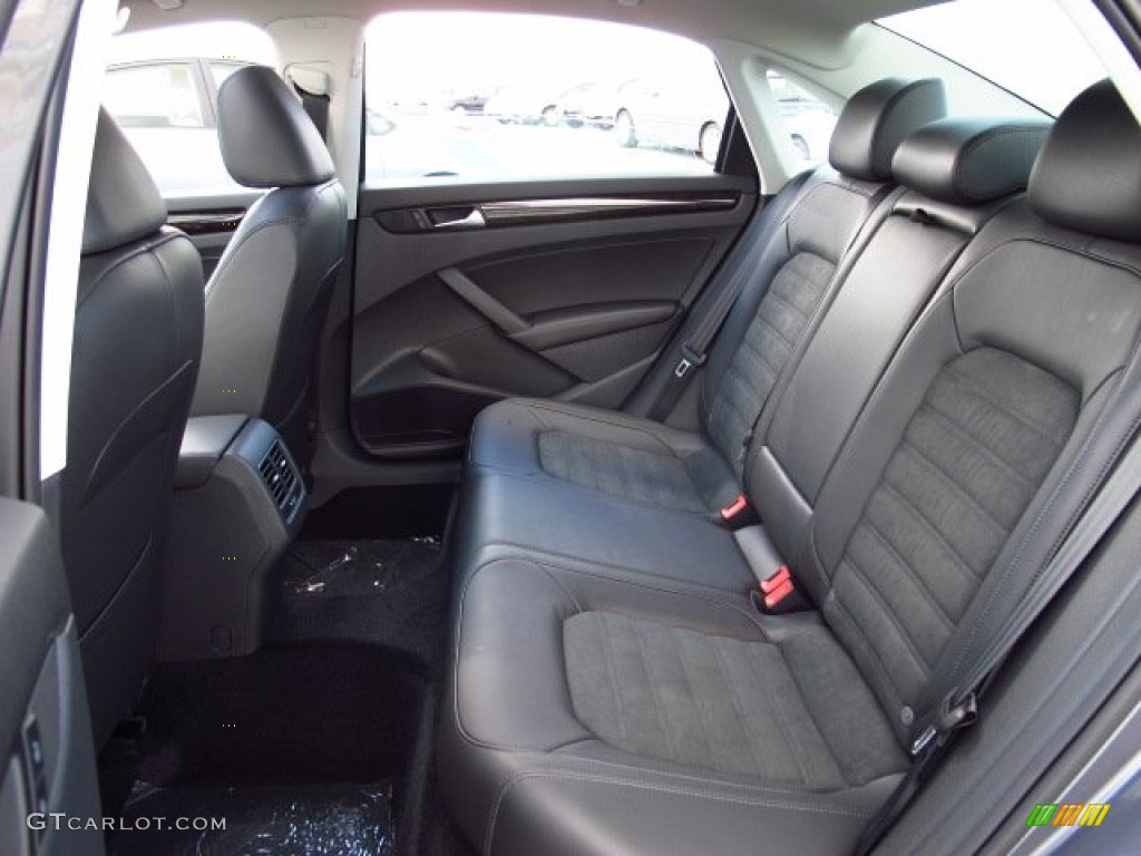 Titan Black Interior 2014 Volkswagen Passat TDI SEL Premium Photo #85255050
