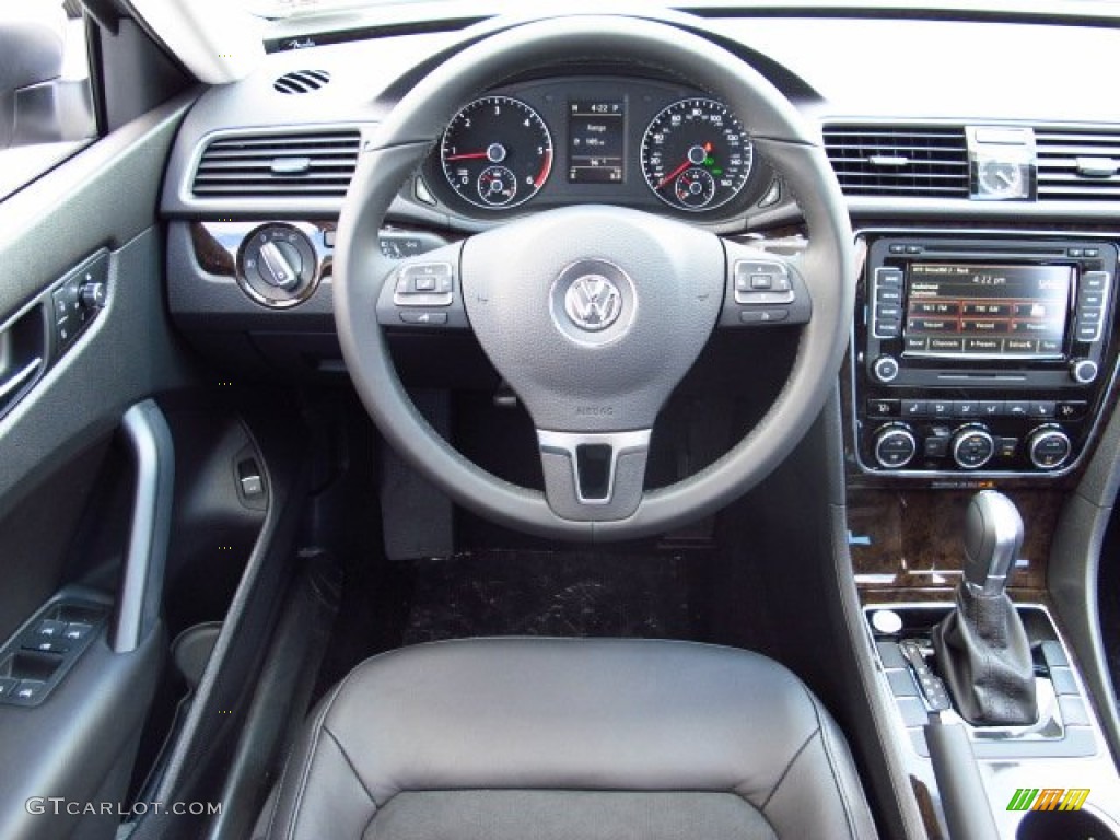 2014 Volkswagen Passat TDI SEL Premium Titan Black Dashboard Photo #85255068