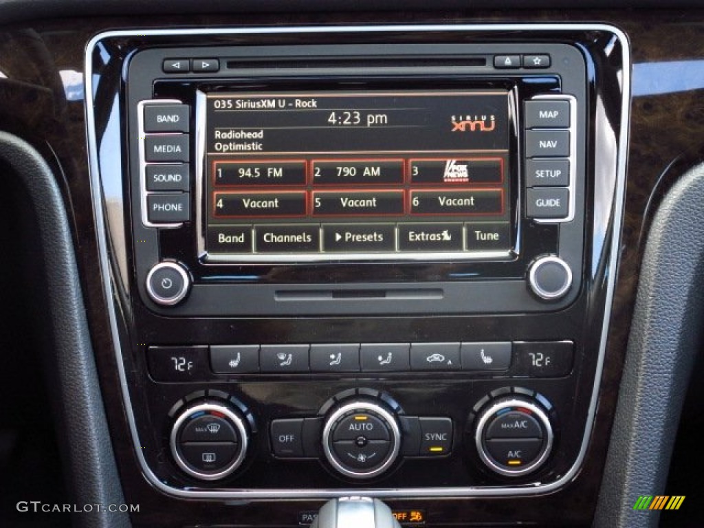 2014 Volkswagen Passat TDI SEL Premium Controls Photo #85255215