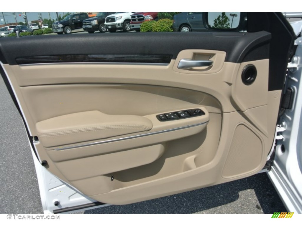2014 Chrysler 300 Standard 300 Model Black/Light Frost Beige Door Panel Photo #85255425