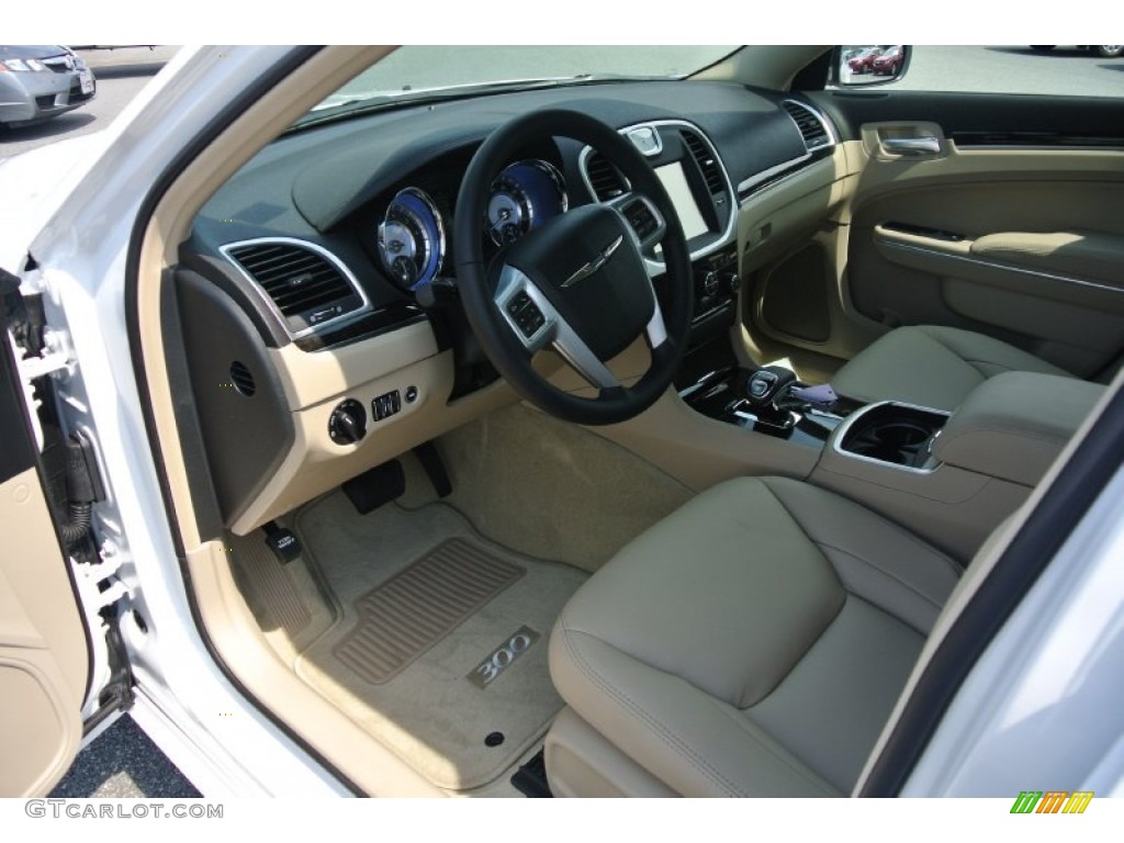 Black/Light Frost Beige Interior 2014 Chrysler 300 Standard 300 Model Photo #85255665