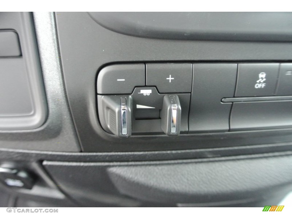 2014 Ram 1500 Express Quad Cab 4x4 Controls Photo #85255914
