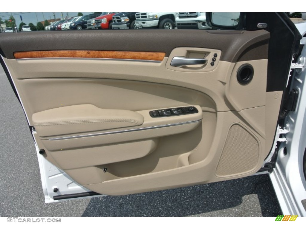 2014 Chrysler 300 C Dark Frost Beige/Light Frost Beige Door Panel Photo #85256283