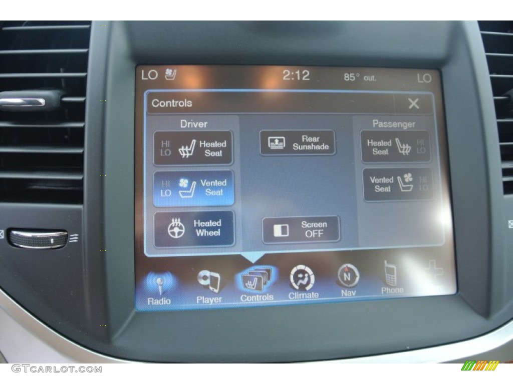 2014 Chrysler 300 C Controls Photo #85256346
