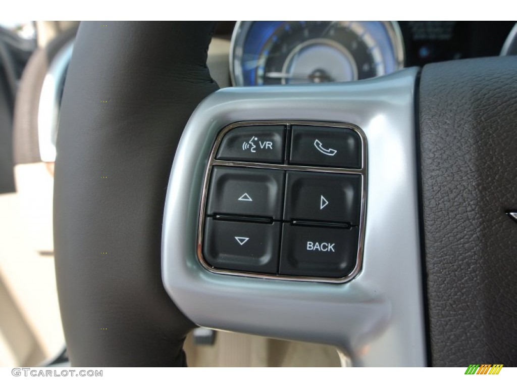 2014 Chrysler 300 C Controls Photo #85256430
