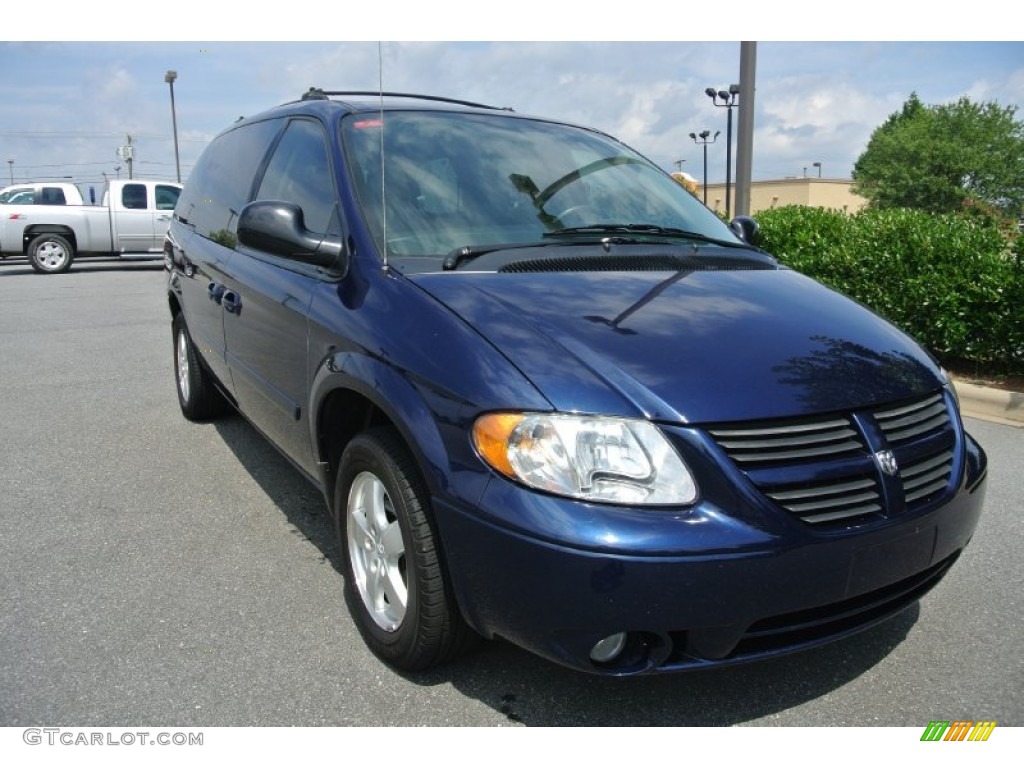 2006 Grand Caravan SXT - Midnight Blue Pearl / Medium Slate Gray photo #2