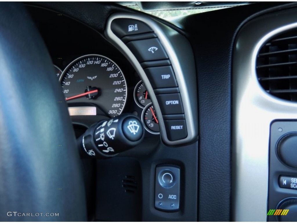 2005 Chevrolet Corvette Coupe Controls Photo #85267206