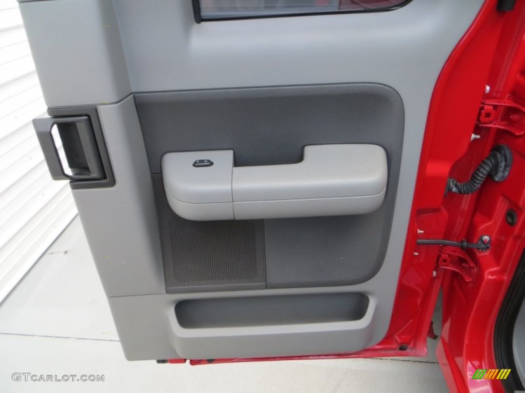 2008 F150 STX SuperCab - Bright Red / Medium/Dark Flint photo #25