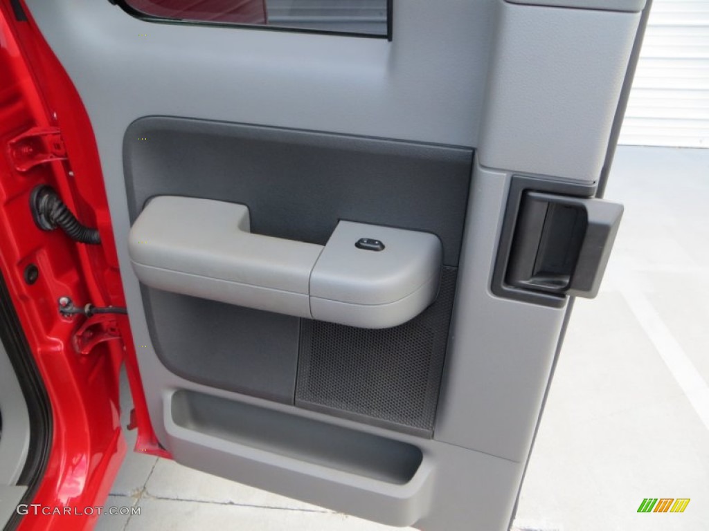 2008 F150 STX SuperCab - Bright Red / Medium/Dark Flint photo #26
