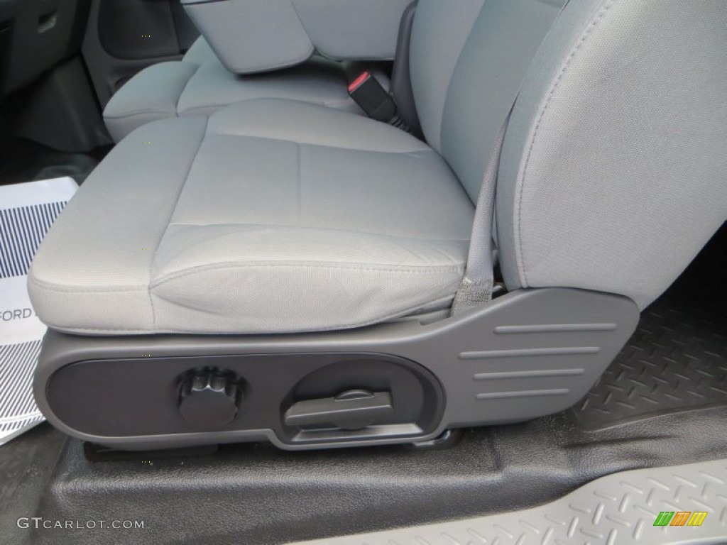 2008 F150 STX SuperCab - Bright Red / Medium/Dark Flint photo #31